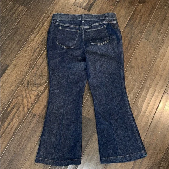 Like new condition Spanx Classic Blue Women's Jeans Petite size medium - Picture 4 of 5